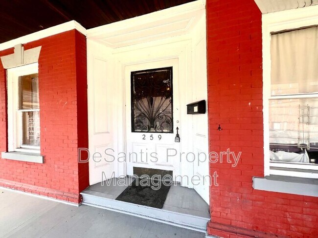 Foto del edificio - 259-261 N. Dithridge Street