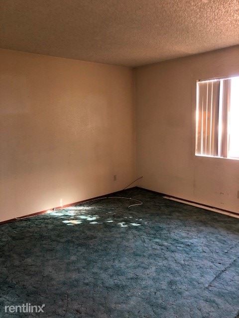 Building Photo - 23815 Hemlock Ave
