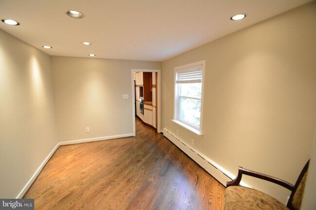 Building Photo - 1807 Lovering Ave