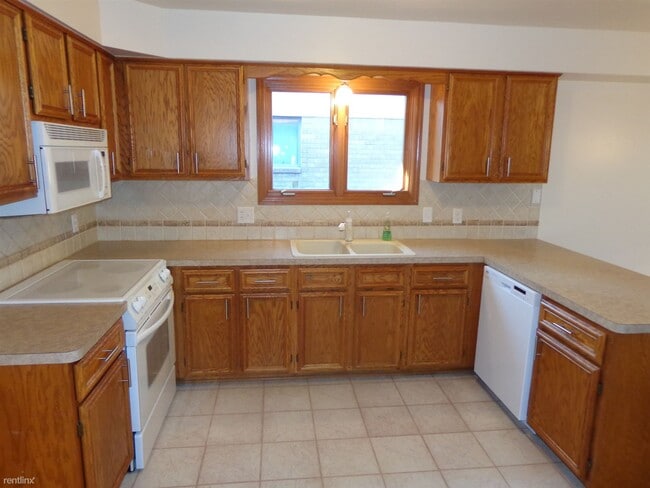 Building Photo - 3 br, 2.5 bath House - 35272 Vito Dr