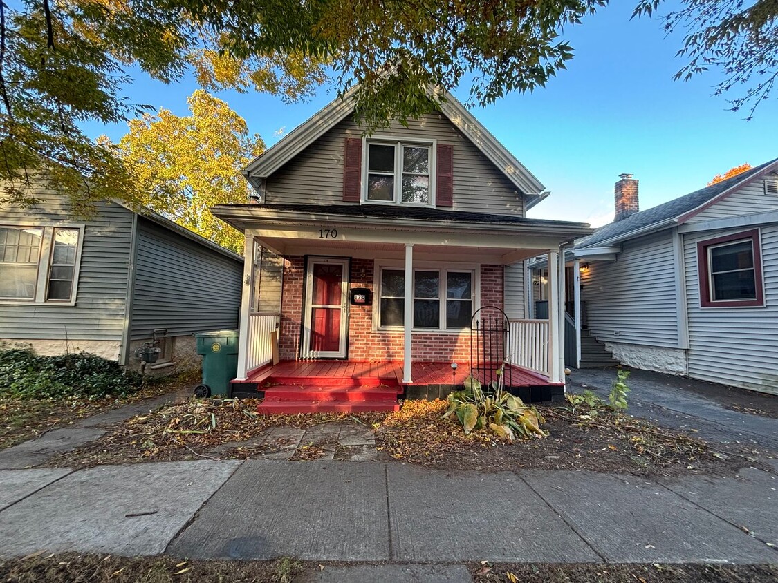 Foto principal - 170 Benton St