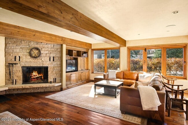 Foto del edificio - 114 E Bleeker St