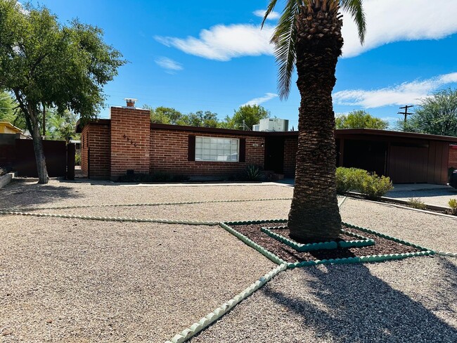 Building Photo - Charming Burnt Adobe Home in Tierra Del Sol