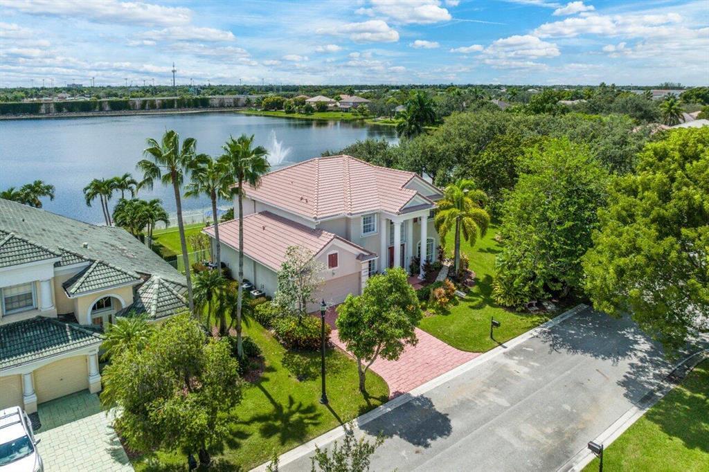 Foto principal - 10290 NW 60th Pl