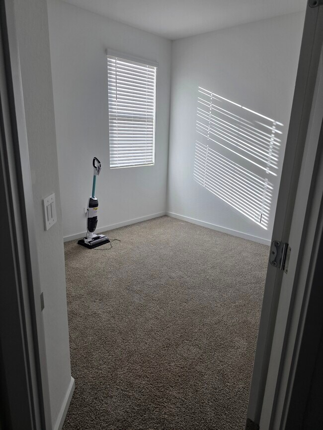 Foto del edificio - 2684 E San Miguel Dr