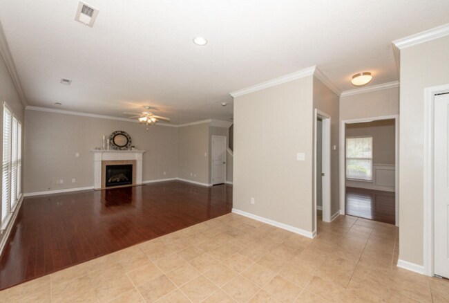 Building Photo - West Knoxville 37932 - 4 bedroom, 2.5 bath...