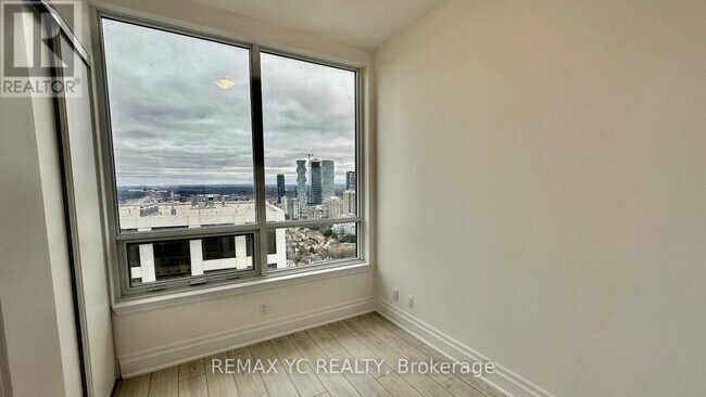 Building Photo - 30 Elm Dr W