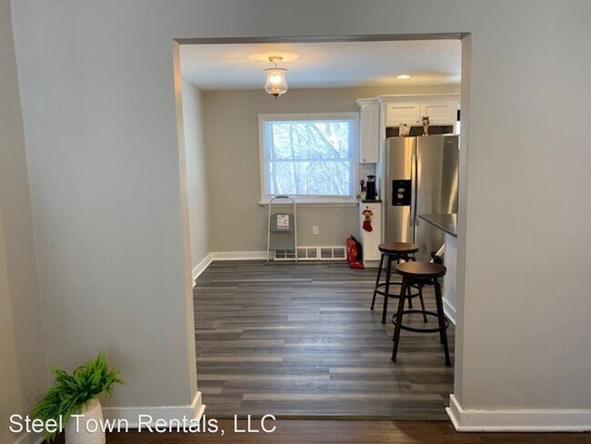 Building Photo - 2 br, 1 bath House - 525 N Mathilda