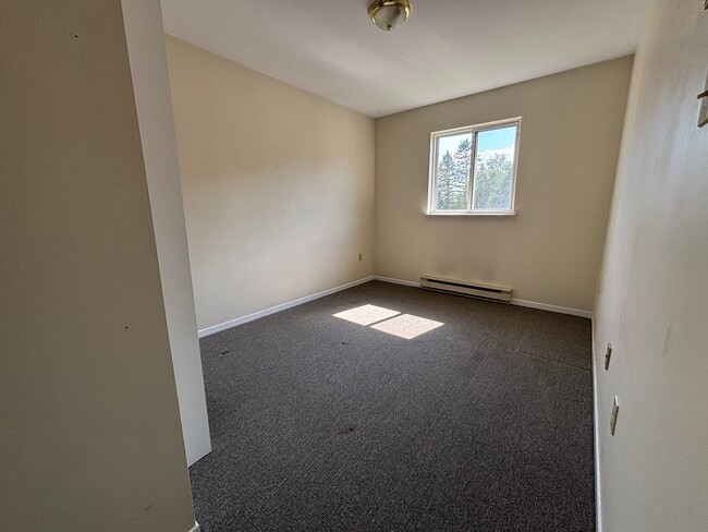 Building Photo - Apartment for Rent