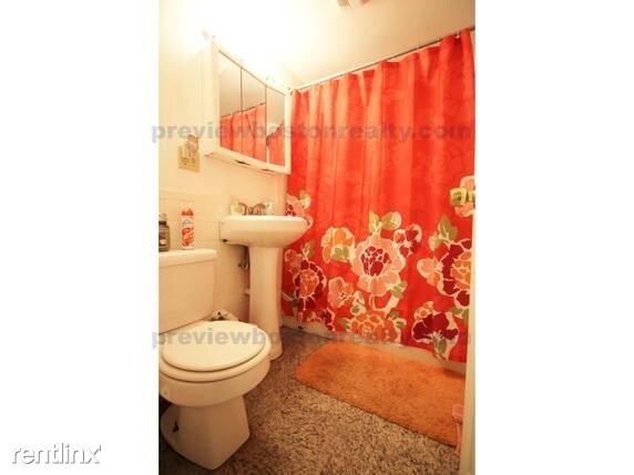 Foto del edificio - 3 br, 2 bath  - 19 Egremont Rd # Gb