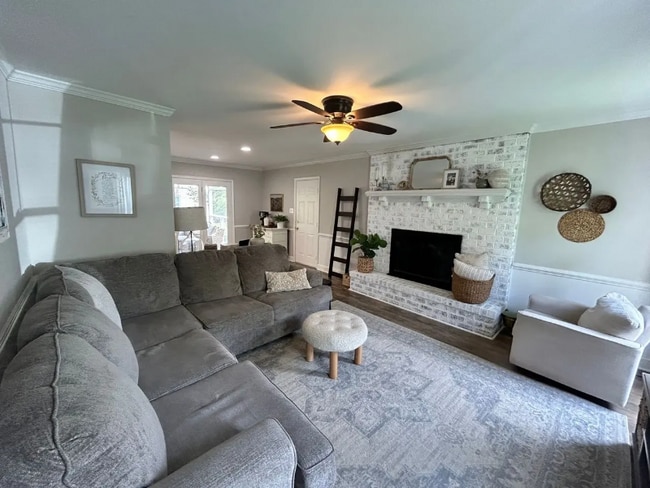 Building Photo - 10821 Sunset Hills Dr