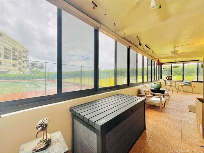 Foto del edificio - 10044 S Ocean Dr