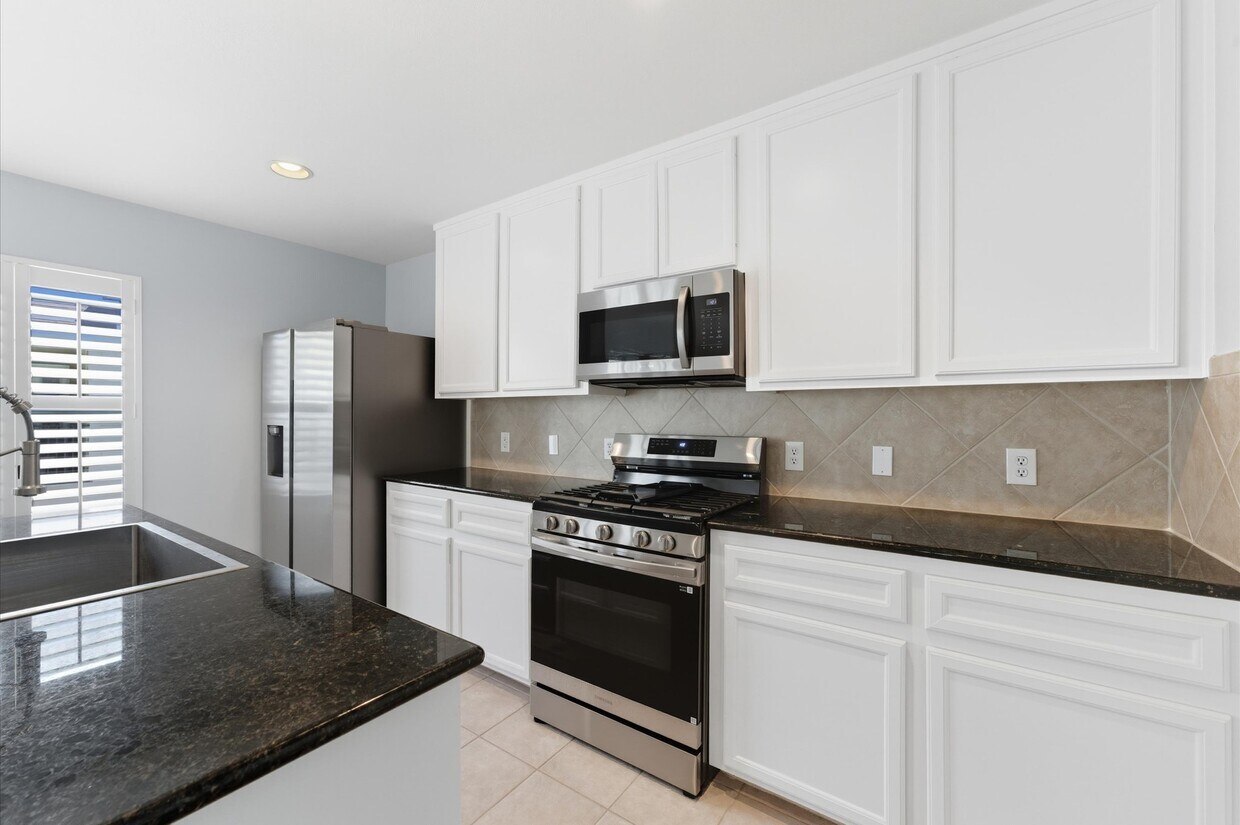 Foto principal - 1269 W 17th St