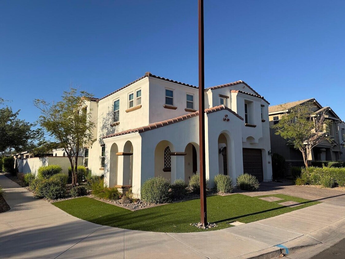 Foto del edificio - 9854 E Tungsten Dr