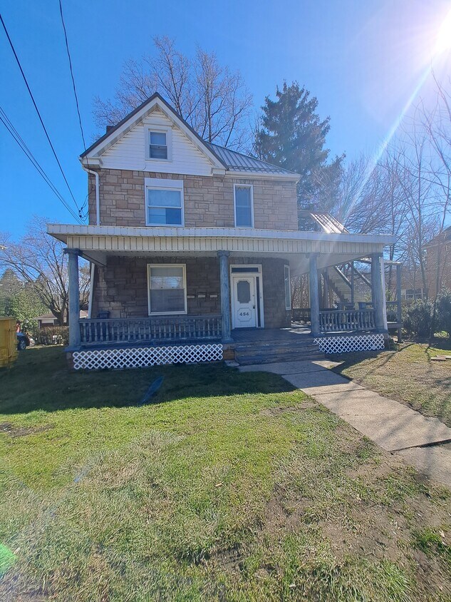 Primary Photo - 454 Freeport St