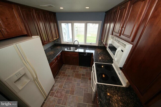 Foto del edificio - 1619 Sadlers Wells Dr