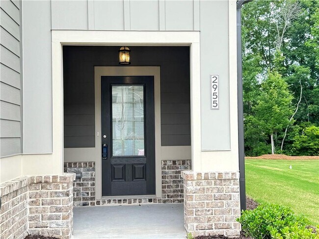 Building Photo - 2955 Vinca Dr