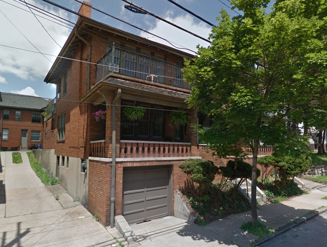 Building Photo - 5009 Friendship Ave