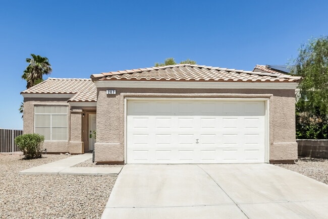 Building Photo - 207 Mariposa Way