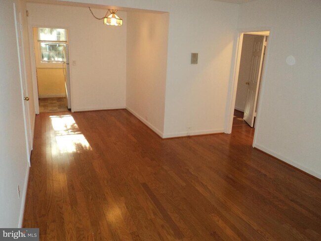 Building Photo - 4318 N Pershing Dr