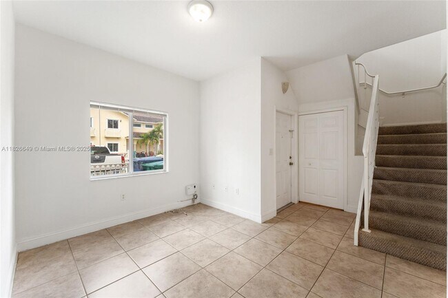 Foto del edificio - 18032 NW 74th Ct
