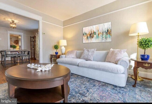 Foto del edificio - 208 E Duncan Ave