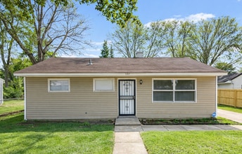 Building Photo - 887 Par Ave