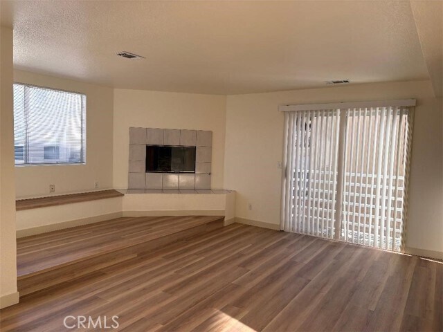 Foto del edificio - 976 W Hamilton Ave