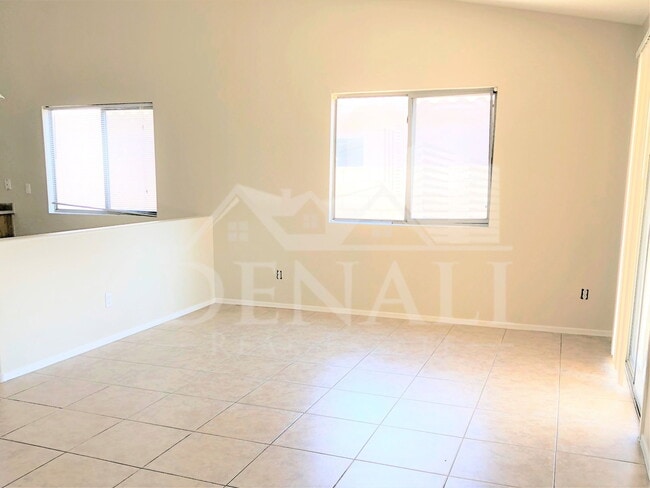 Foto del edificio - 16023 W Williams St