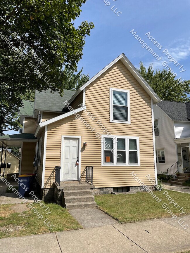 Building Photo - MidTown 3 Bedroom Beautifully Updated!