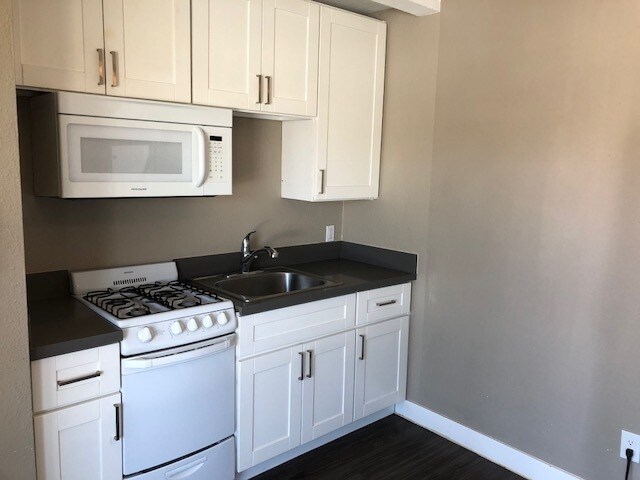 Foto principal - 6245 Stanley Ave