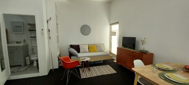 Foto del edificio - 3552 Beethoven St
