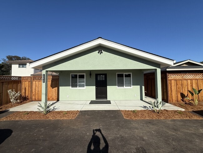 Foto del edificio - 1212 Chanticleer Ave