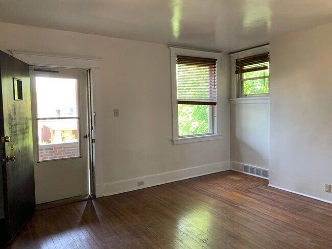 Foto del edificio - 2309 Eldridge St