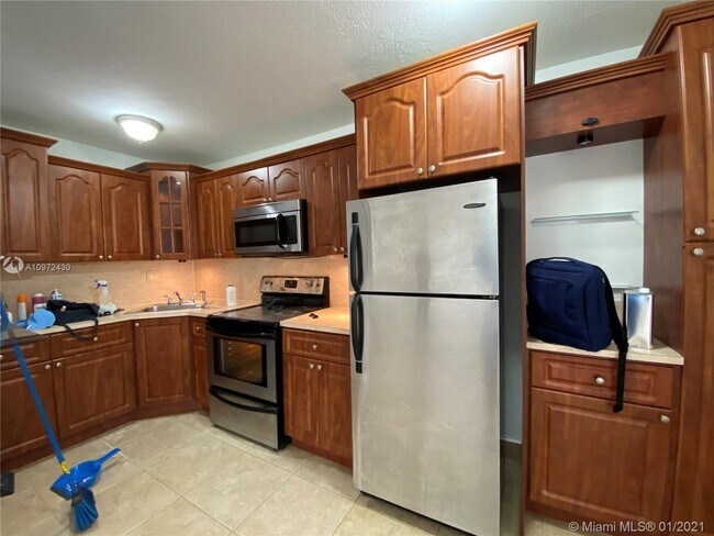 Foto del edificio - 4450 SW 67th Ave
