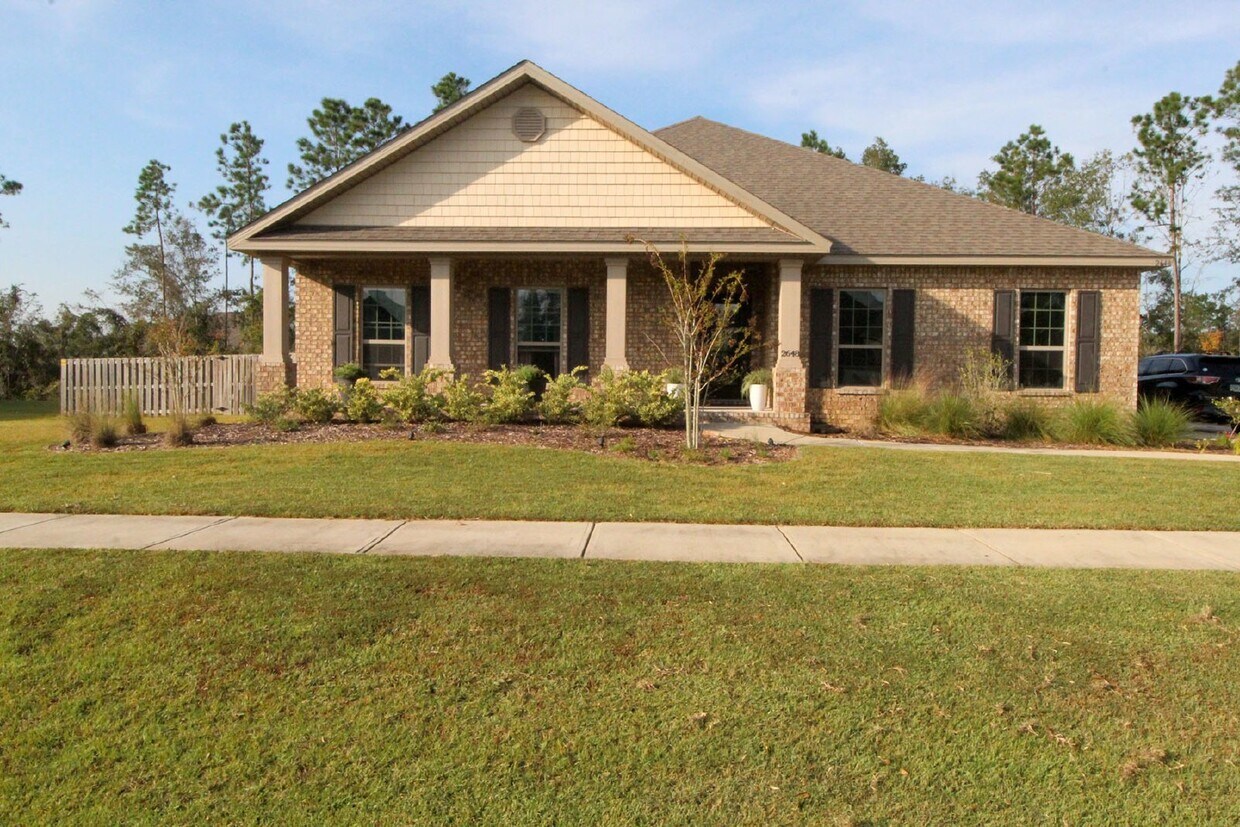 Primary Photo - 4 bed / 2.5 bath POOL home with 1/2 acre l...