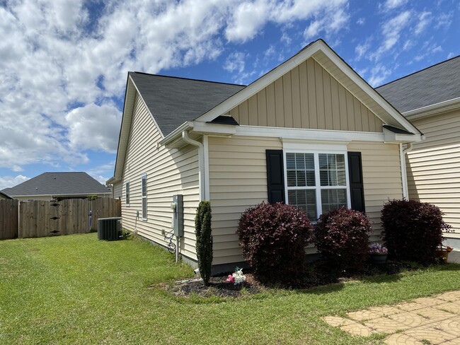 Building Photo - 512 Arbor Dr