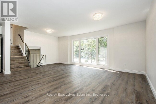 Building Photo - 590 Canewood Crescent