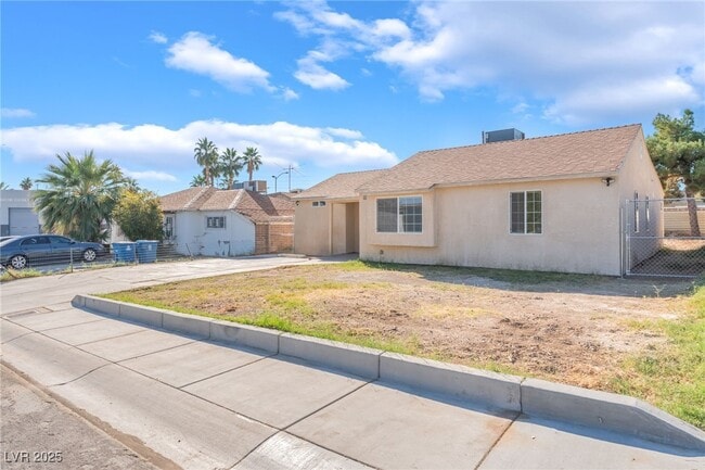 Building Photo - 1416 Cholla Way