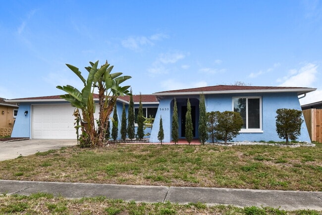 Building Photo - 5633 Mirada Dr