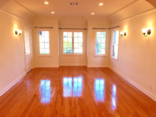 Photo - 1106.5 S Doheny Dr Apartment