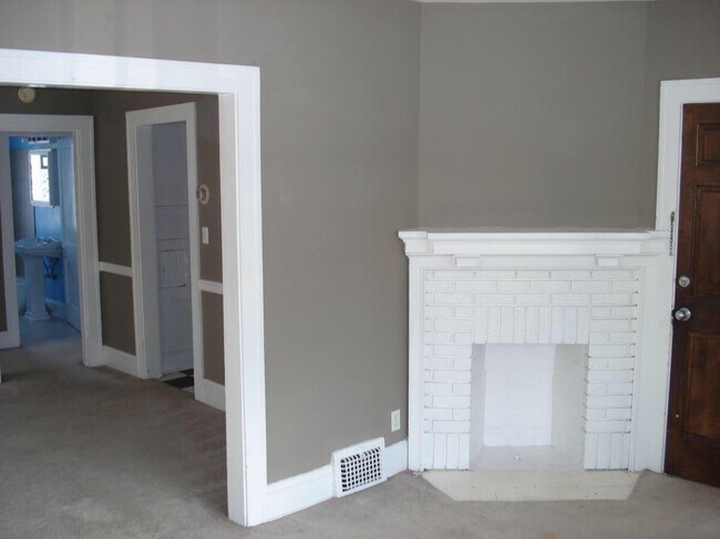 Building Photo - 10116 Baltic Rd