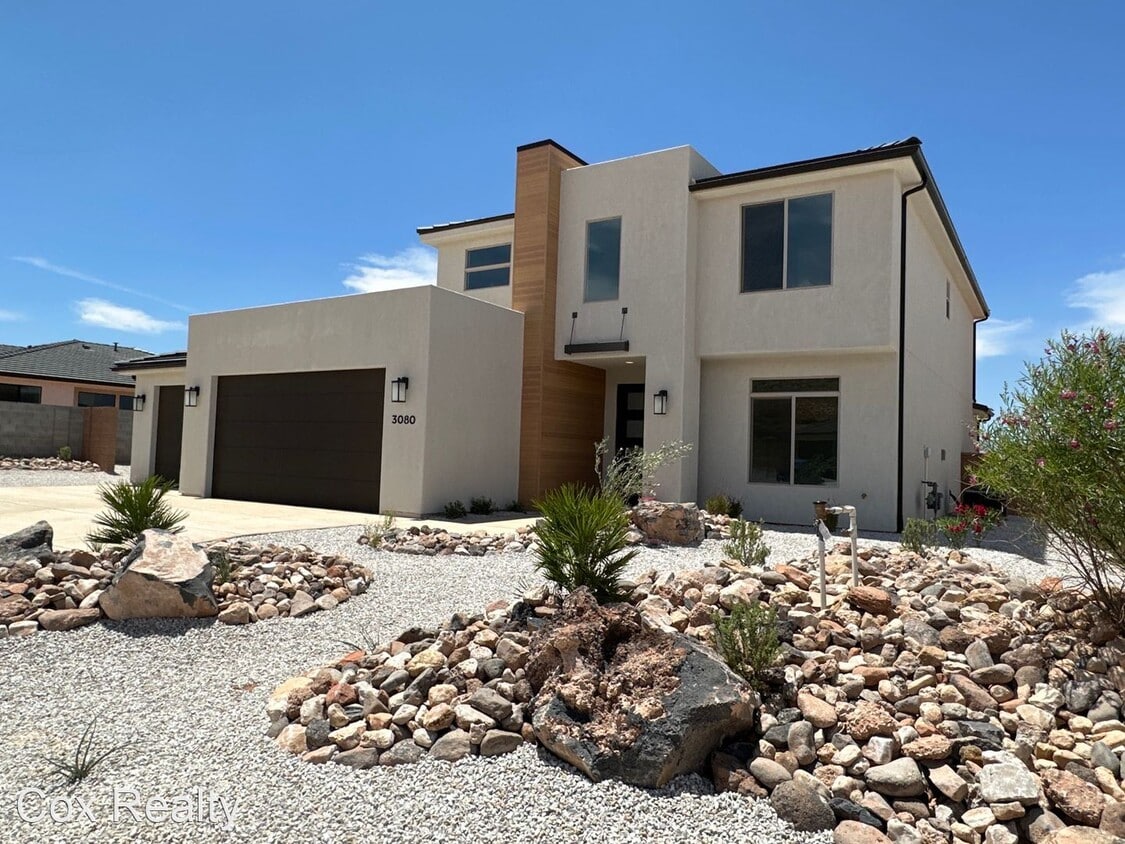 Primary Photo - 6 br, 3.5 bath House - 3080 S Maplecrest Dr