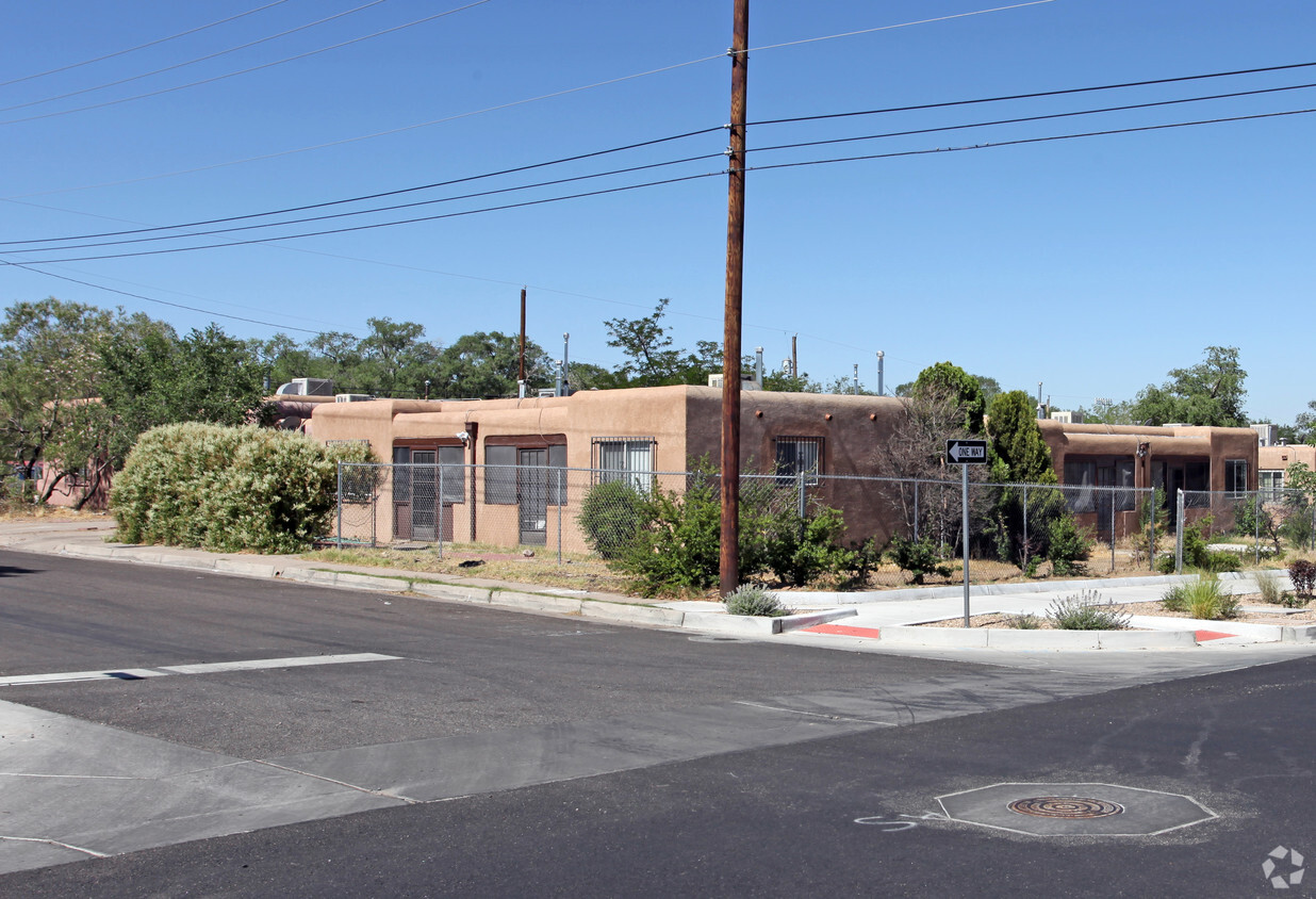 Building Photo - 1516-1518 Coal Ave SE