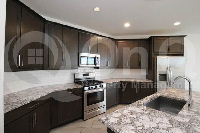 Building Photo - 2250 E Citadel Dr