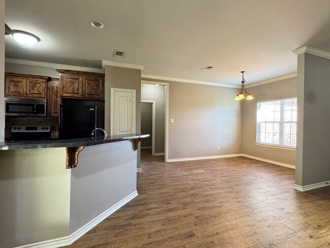 Foto del edificio - 939 Redbud Ln