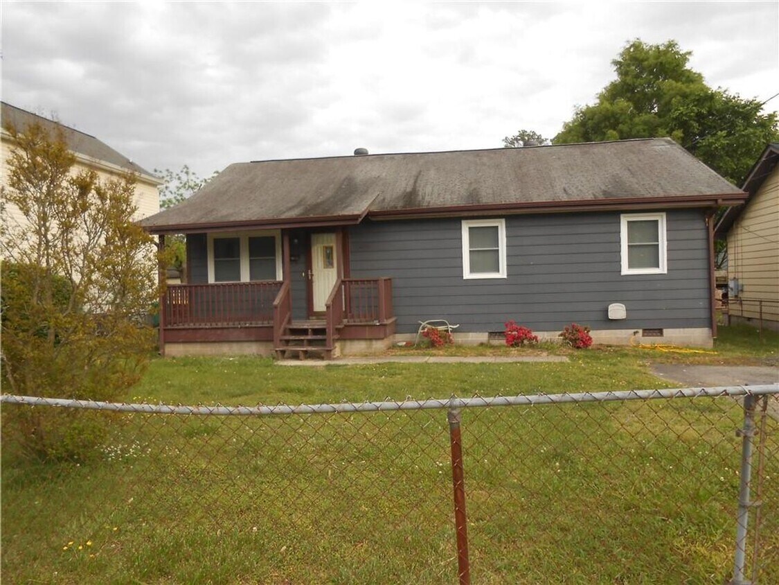 1038 Amelia Str Petersburg VA 23803 House Rental in Petersburg, VA