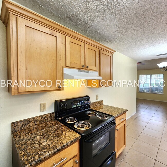 Building Photo - 1901 Dickens Dr