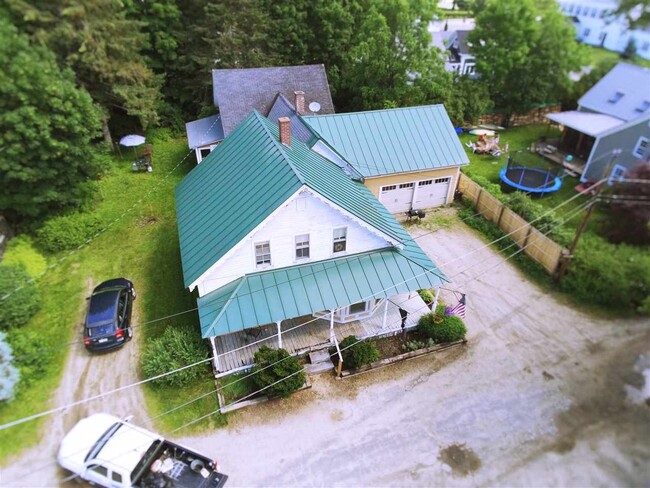 Old ariel before new deck and painting the exterior was done. - 14 Poplar St