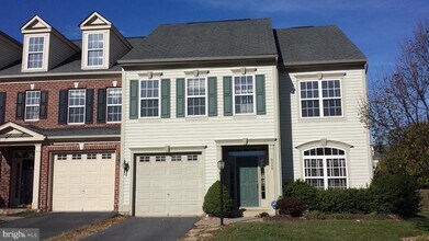 Building Photo - 9300 Warren Falls Ln